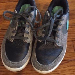 Boys Nike Shoes Size 13.5